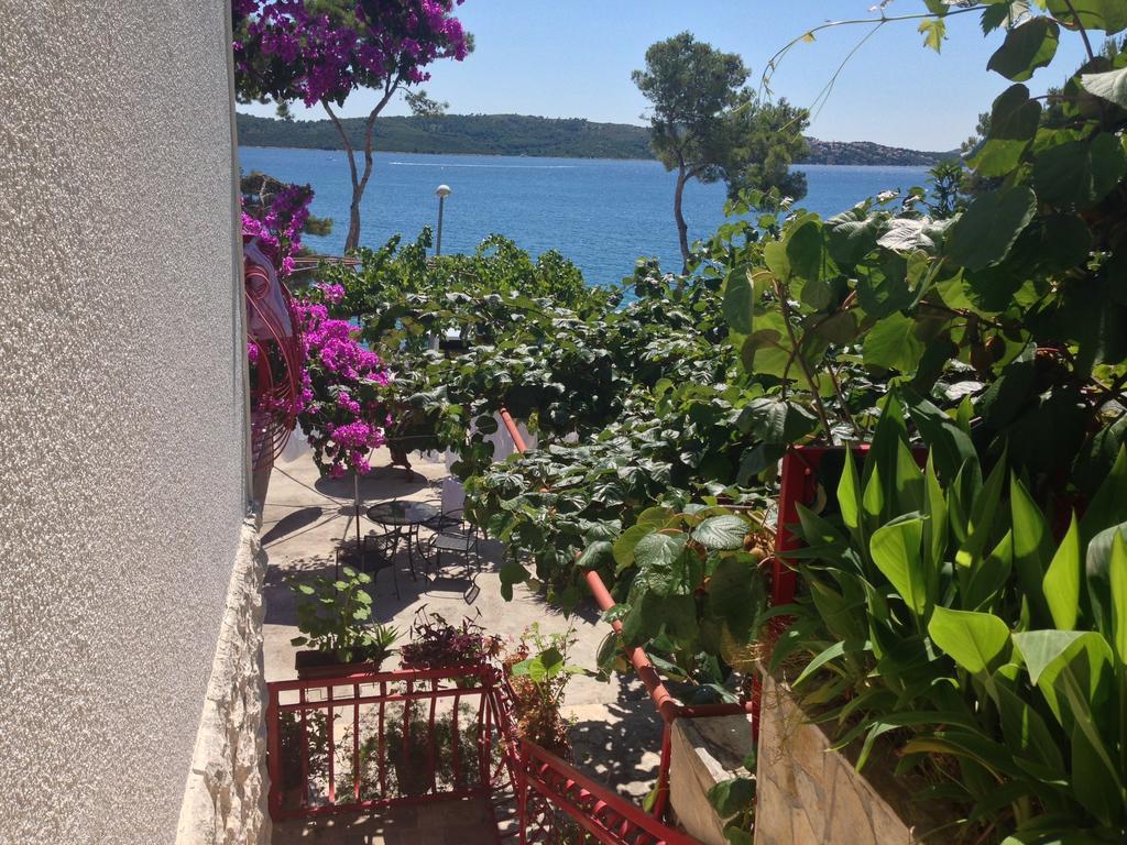 Apartments Ana Trogir Exterior photo