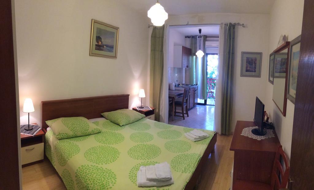 Apartments Ana Trogir Exterior photo