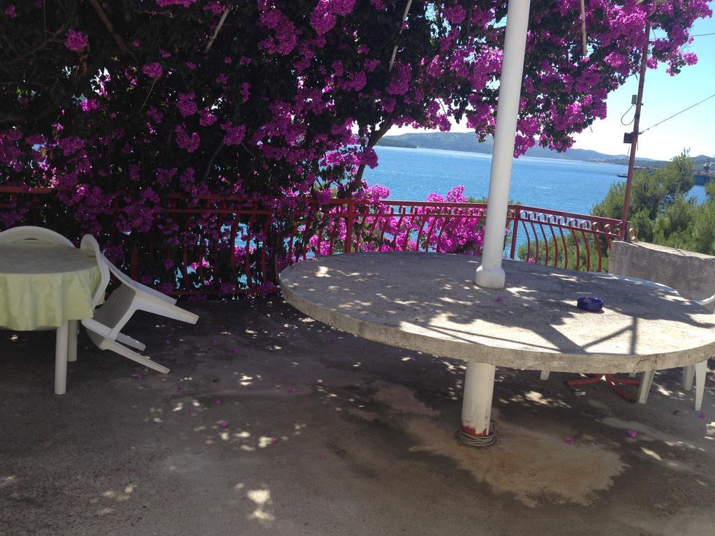Apartments Ana Trogir Exterior photo