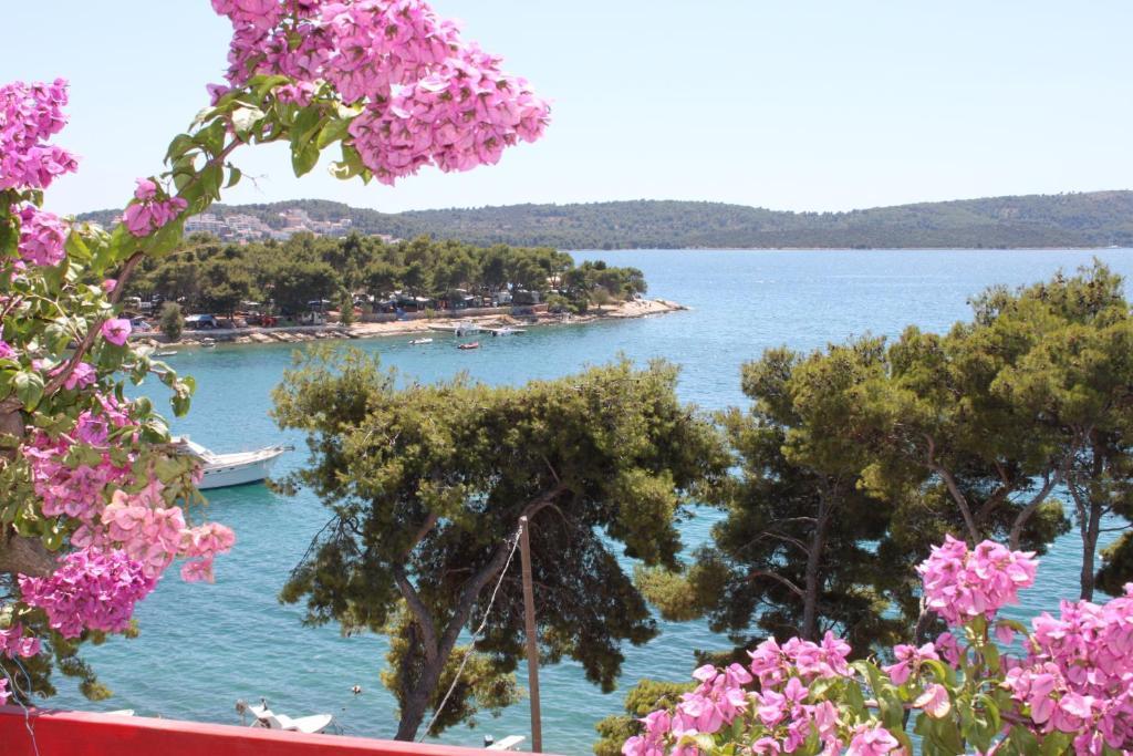 Apartments Ana Trogir Exterior photo