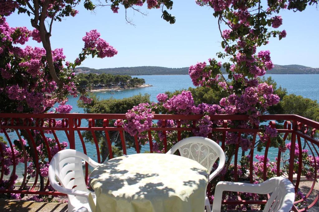 Apartments Ana Trogir Exterior photo